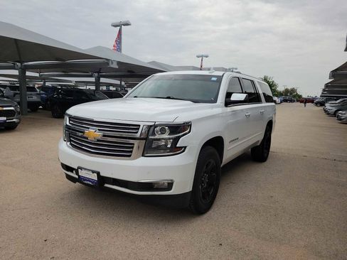 Used 2019 Chevrolet Suburban Premier AWD/4WD image 4