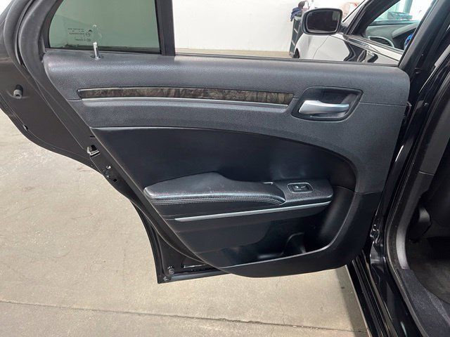 Used 2013 Chrysler 300 C RWD image 20