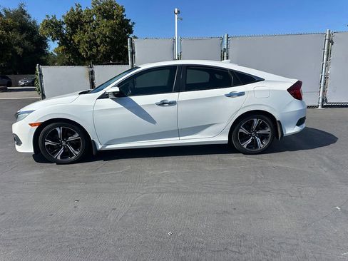 Used 2016 Honda Civic Touring image 2