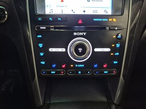 Used 2017 Ford Explorer Limited w/ Equipment Group 301A FWD image 34