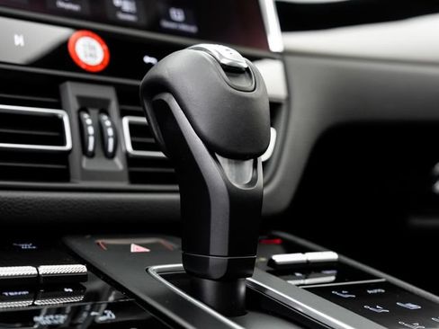 Certified 2026 Porsche Macan AWD/4WD image 20