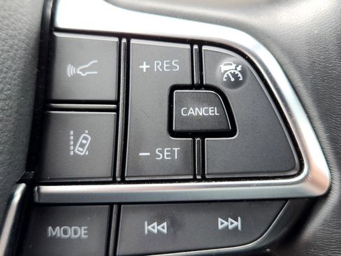 Used 2021 Toyota Highlander XSE image 30