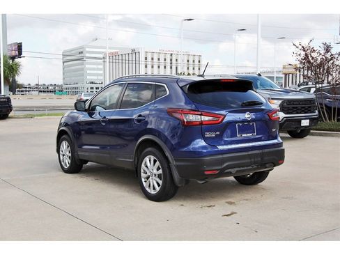 Used 2020 Nissan Rogue Sport SV image 4