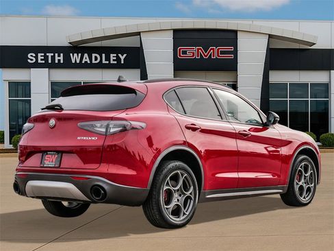 Used 2024 Alfa Romeo Stelvio Ti image 7