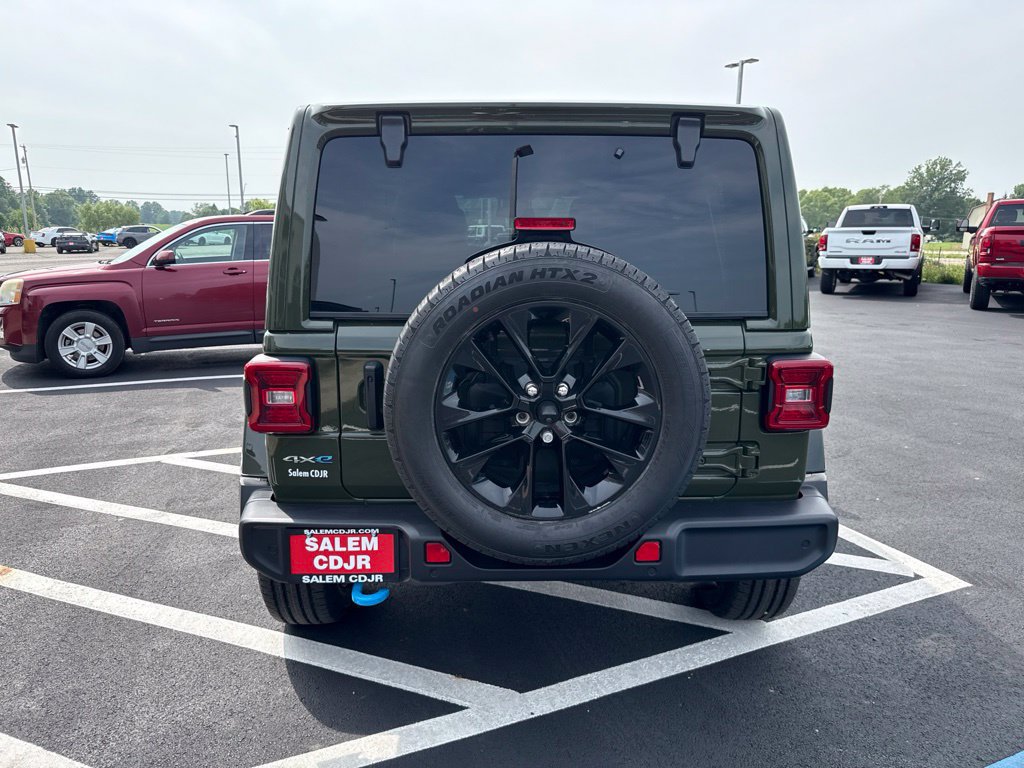 Used 2024 Jeep Wrangler Unlimited Sahara w/ Safety Group AWD/4WD image 7