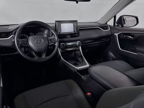 Used 2022 Toyota RAV4 XLE AWD/4WD image 27