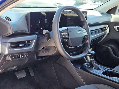 Certified 2025 Kia K4 LXS image 2