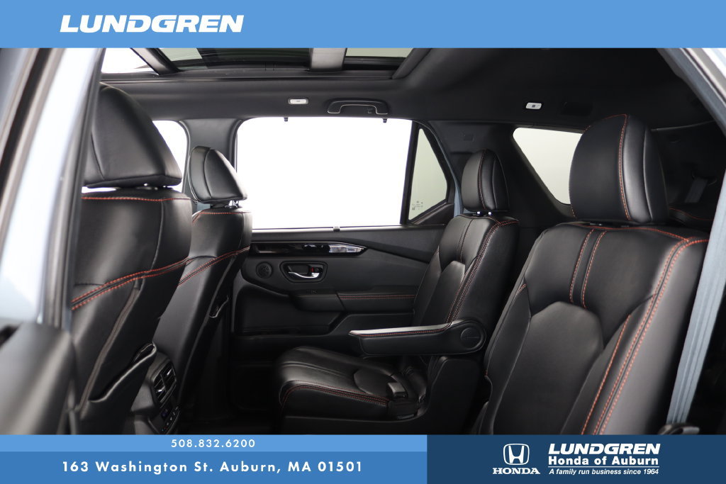 Used 2025 Honda Pilot TrailSport image 16
