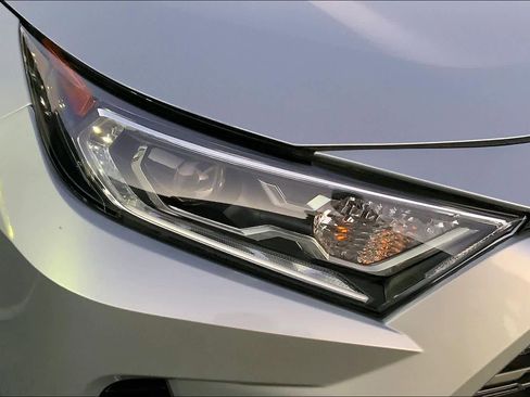 Used 2019 Toyota RAV4 XSE image 26