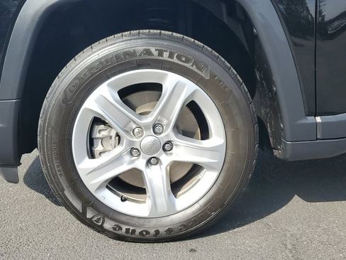 Used 2023 Jeep Compass Latitude w/ Convenience Group AWD/4WD image 7