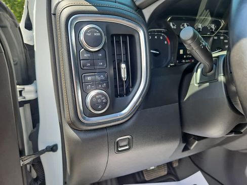 Used 2021 GMC Sierra 1500 AT4 w/ AT4 Value Package AWD/4WD image 11