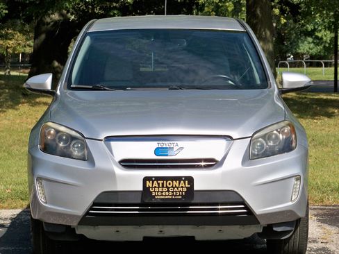 Used 2014 Toyota RAV4 EV image 9