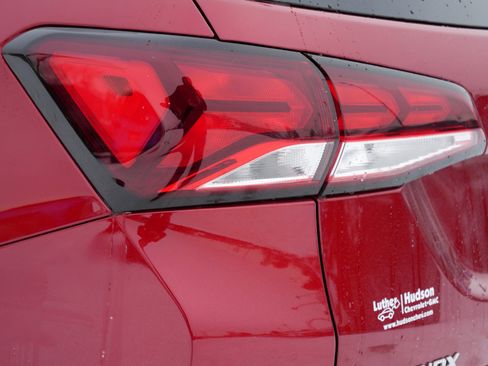 Used 2024 Chevrolet Equinox LT w/ LPO, Floor Liner Package image 17