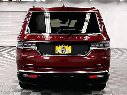 Used 2023 Jeep Grand Wagoneer Series III AWD/4WD image 5