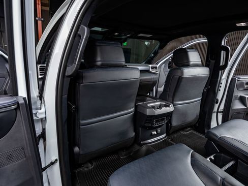 Used 2025 Toyota Sequoia Platinum image 33