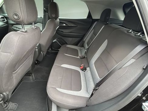 Used 2025 Chevrolet TrailBlazer LT AWD/4WD image 18