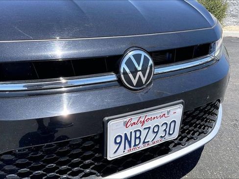 Used 2025 Volkswagen Jetta SE FWD image 30