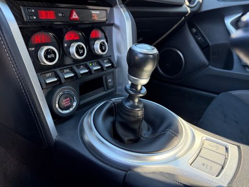 Used 2018 Subaru BRZ Limited w/ 50th Anniversary Edition image 24