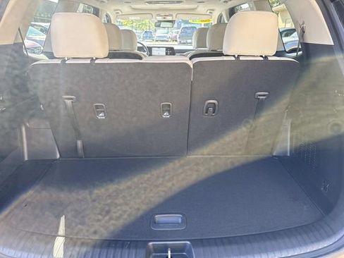 Used 2024 Kia Telluride EX w/ EX Captain's Chair Package image 25