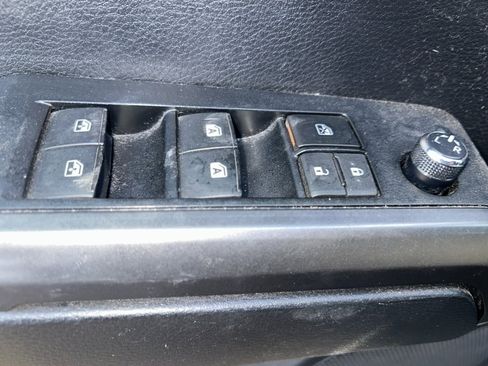 Used 2018 Toyota Tacoma SR5 image 4