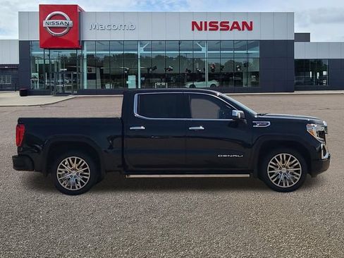 Used 2019 GMC Sierra 1500 Denali w/ Denali Ultimate Package AWD/4WD image 8