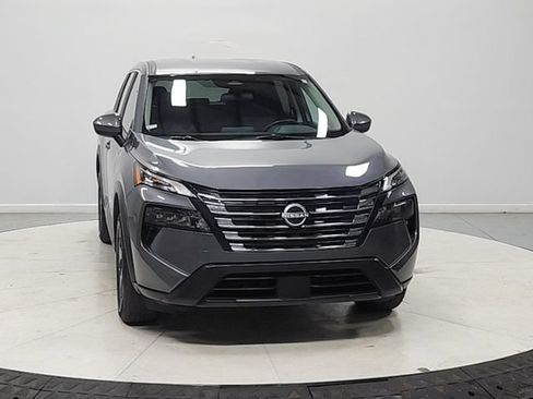 Used 2025 Nissan Rogue SV FWD image 3