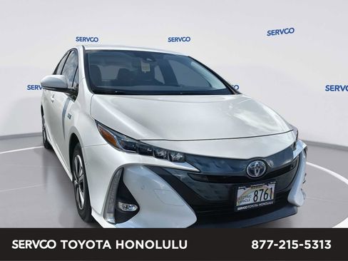 Used 2017 Toyota Prius Prime Premium FWD image 1