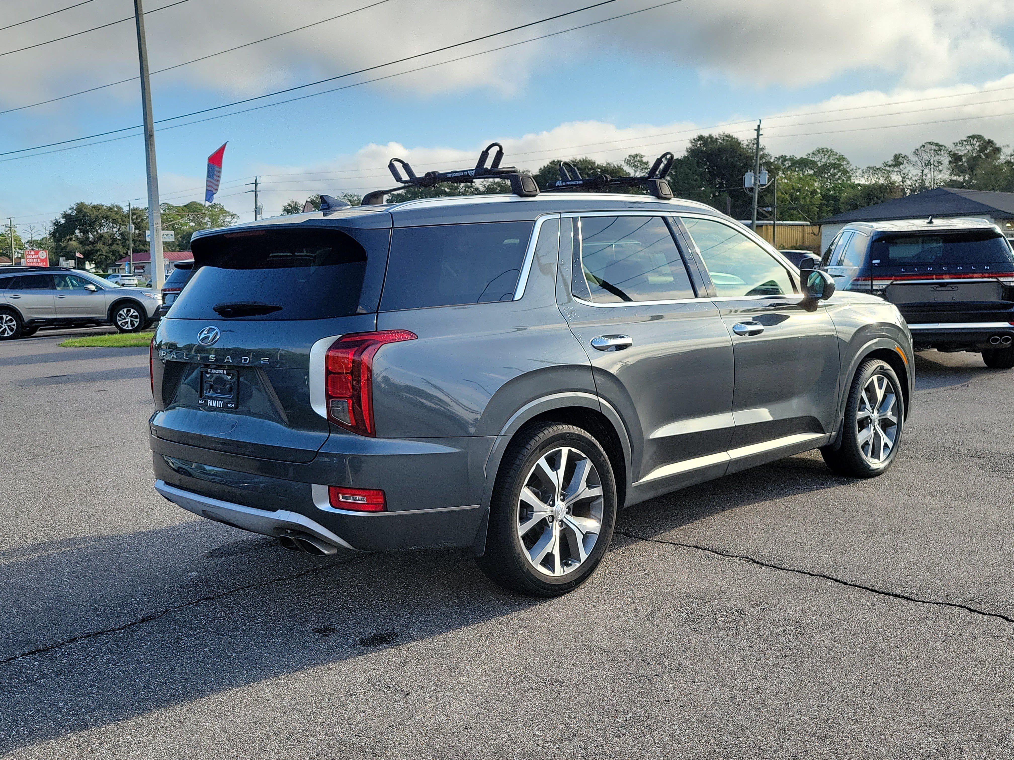 Used 2022 Hyundai Palisade Limited w/ Cargo Package FWD image 6
