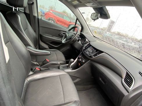 Used 2021 Chevrolet Trax LT w/ Driver Confidence Package image 26