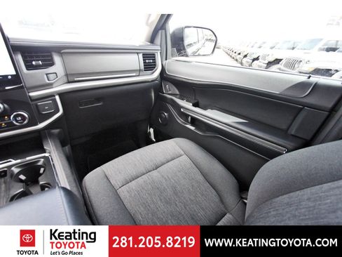 Used 2022 Ford Expedition XLT RWD image 11