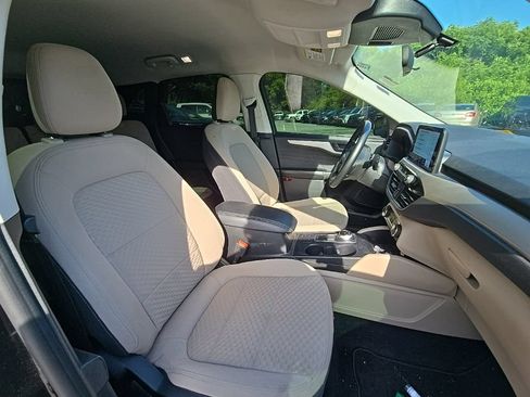 Used 2022 Ford Escape SE w/ Convenience Package FWD image 16
