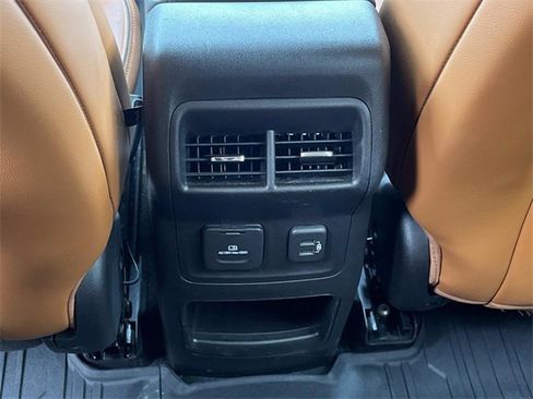 Used 2018 GMC Acadia SLT image 18