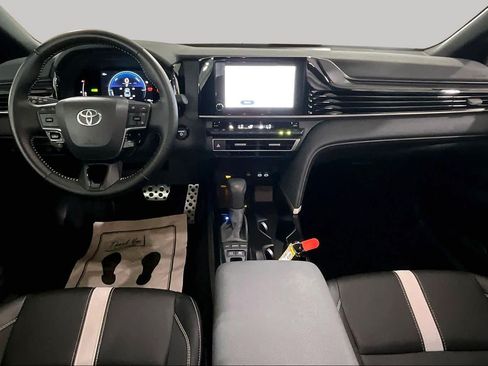 Used 2026 Toyota Camry SE FWD image 15