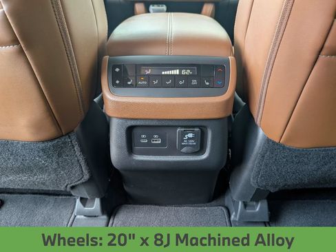 Used 2024 Nissan Pathfinder Platinum AWD/4WD image 39