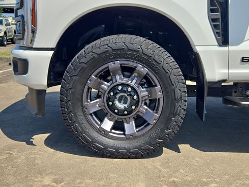 Used 2024 Ford F250 Lariat w/ Sport Appearance Package AWD/4WD image 13