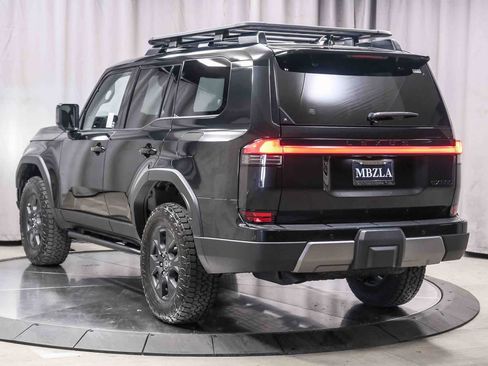 Used 2024 Lexus GX 550 image 2