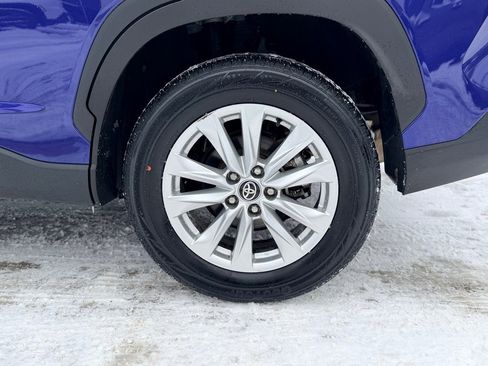 Used 2023 Toyota Corolla Cross LE image 7