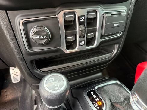 Used 2021 Jeep Gladiator Sport AWD/4WD image 20