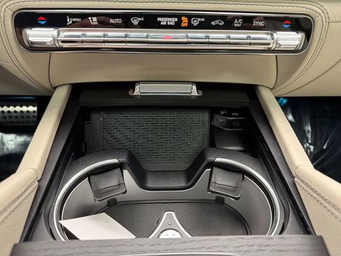 Used 2023 Mercedes-Benz GLS 580 4MATIC image 17