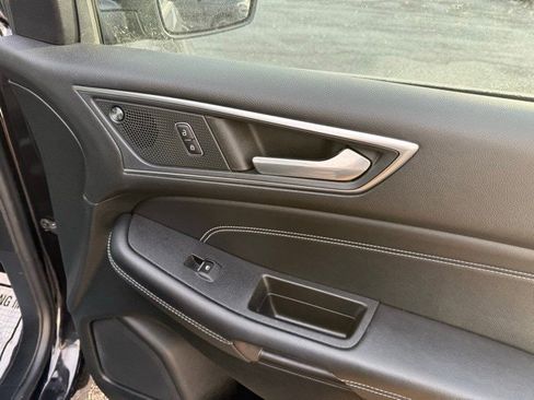 Used 2022 Ford Edge Titanium image 27
