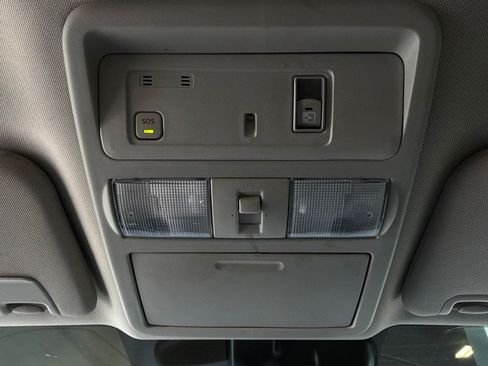 Used 2023 Nissan Titan SV w/ SV Convenience Package RWD image 19