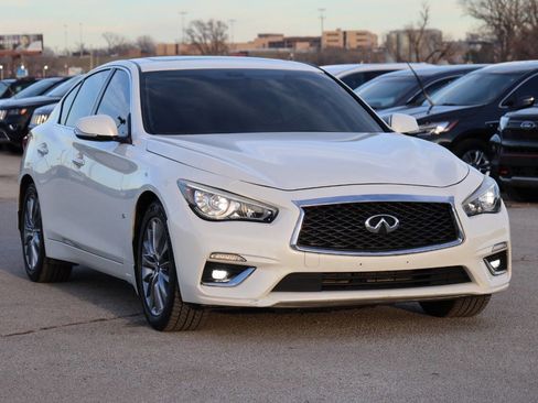 Used 2019 INFINITI Q50 Luxe w/ Essential Package (3.0T Luxe) image 4