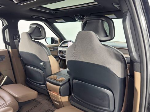 Used 2024 Kia EV9 Land image 39