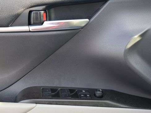 Used 2023 Toyota Camry SE AWD/4WD image 10