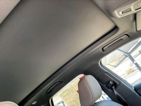 Used 2025 Audi Q5 Premium w/ Convenience Package image 12