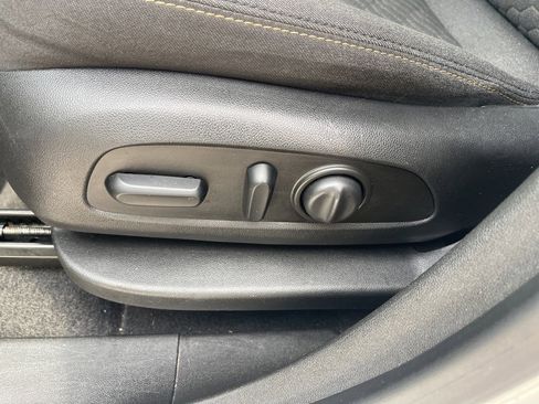 Used 2020 Chevrolet Equinox LT image 17