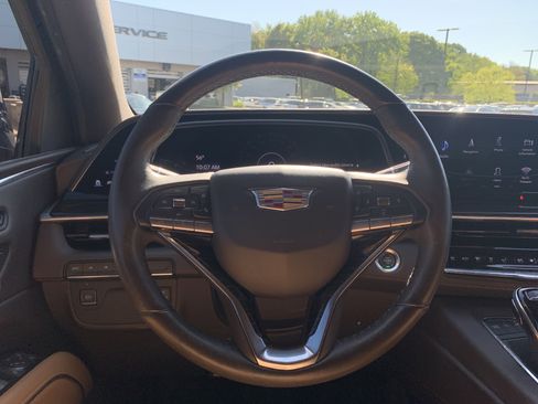 Used 2021 Cadillac Escalade ESV Premium Luxury image 18