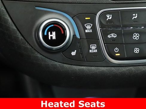 Used 2025 Chevrolet Malibu LT image 4