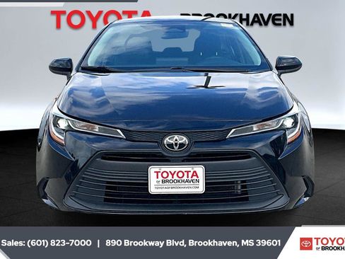 Used 2024 Toyota Corolla LE image 3