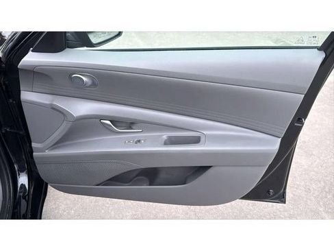 Used 2023 Hyundai Elantra SEL FWD image 32